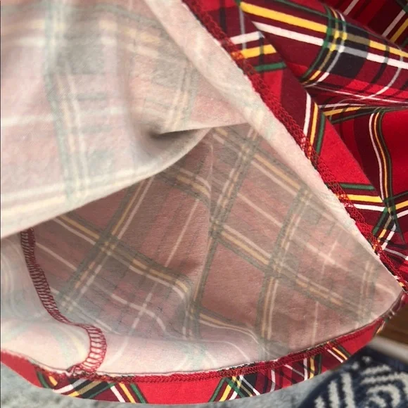 Plaid Turtleneck Top in Red and Black - Picture 4 of 4